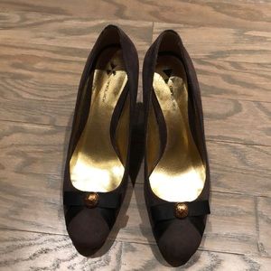 NEW suede brownish gray heels, sz 8